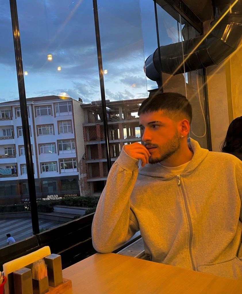 Arnavutköy’de cinayet: 23 yaşındaki oğlunu silahla öldürdü