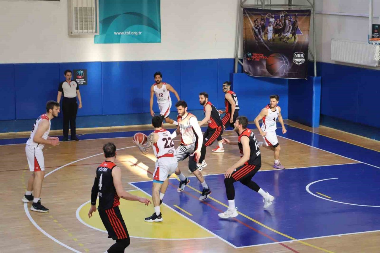 Nazilli Belediyespor Basketbol takımı sezonu kapattı