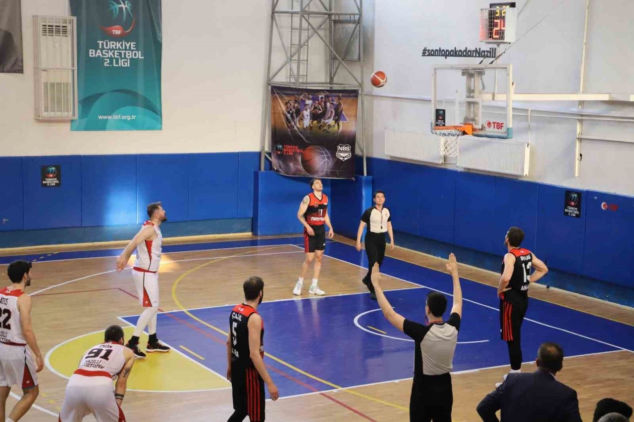 Nazilli Belediyespor Basketbol takımı sezonu kapattı