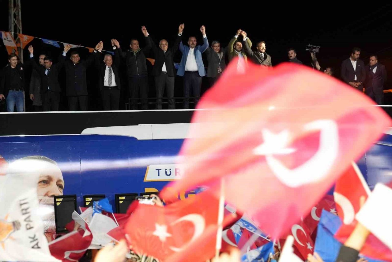 Fadıloğlu: “Biz, vatandaşımızın emrinizdeyiz”