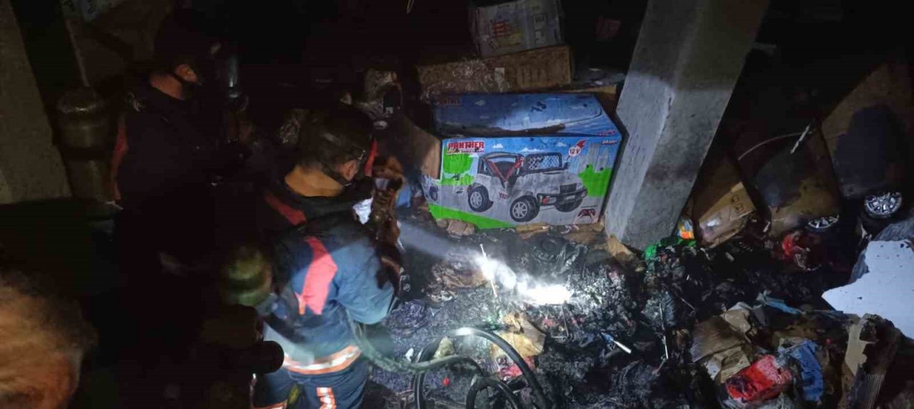 Siirt’te çıkan yangında 20 akülü araç yandı