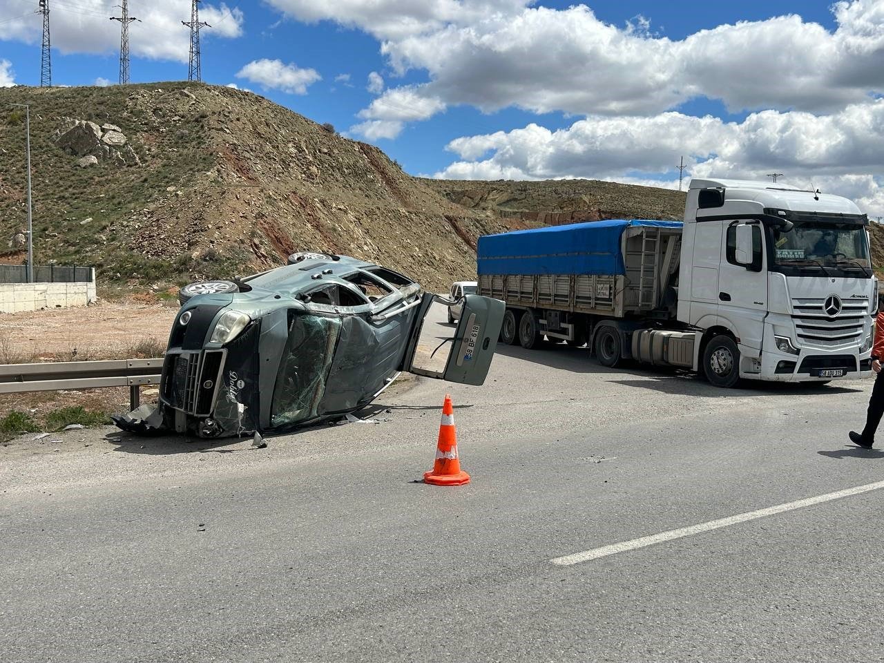 Defalarca takla attı, o anlar saniye saniye güvenlik kamerasına yansıdı