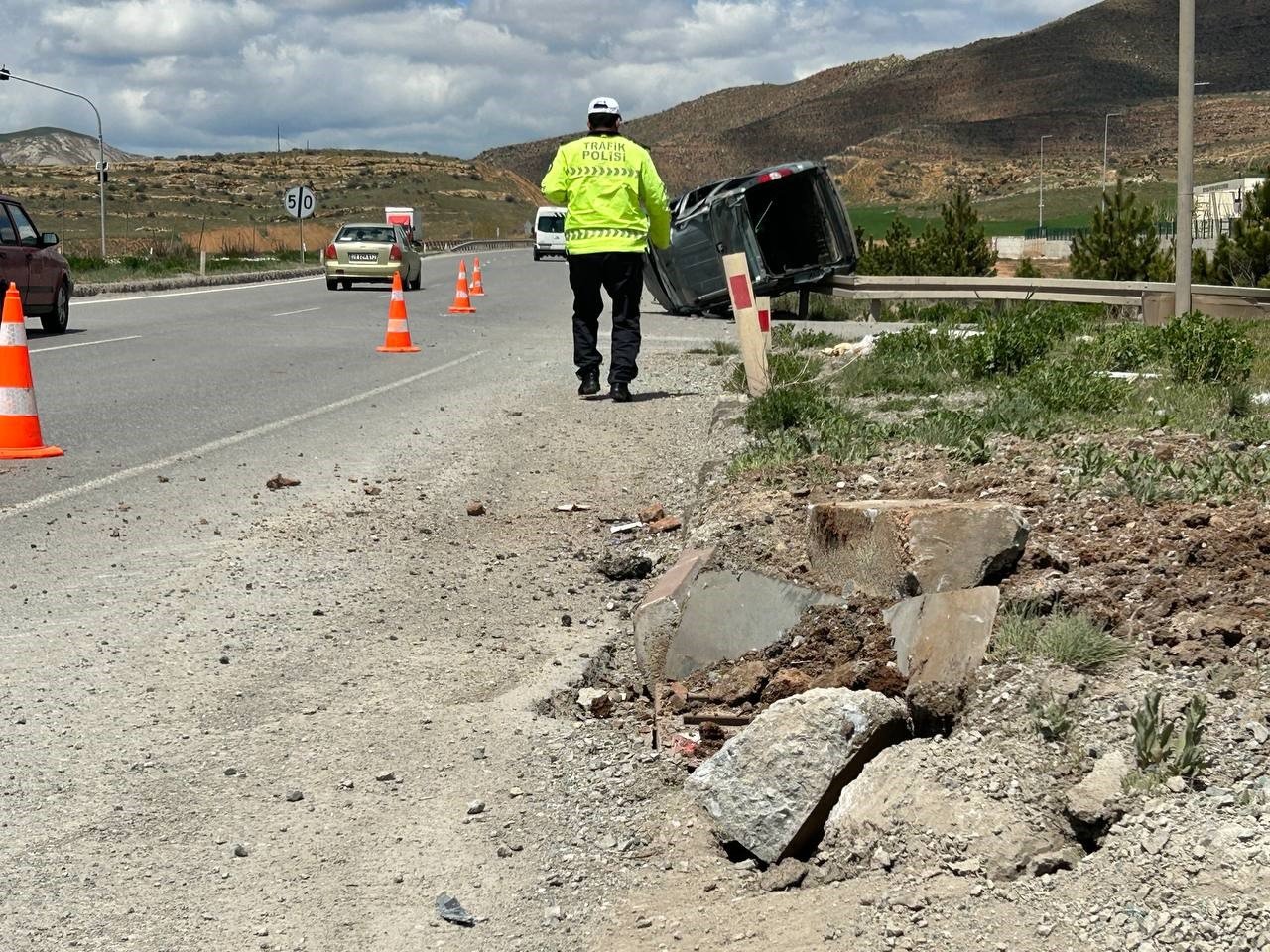 Defalarca takla attı, o anlar saniye saniye güvenlik kamerasına yansıdı