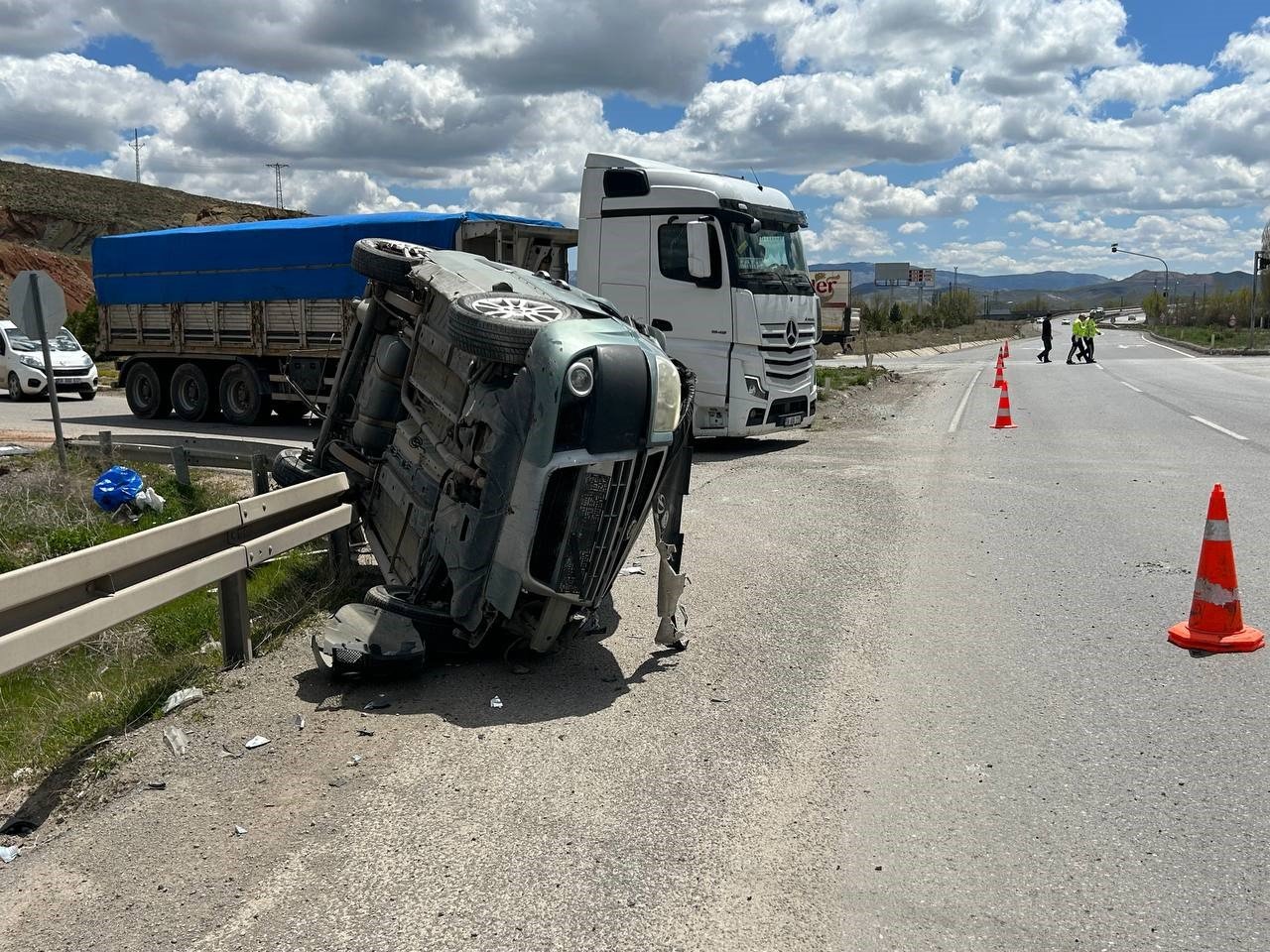 Defalarca takla attı, o anlar saniye saniye güvenlik kamerasına yansıdı