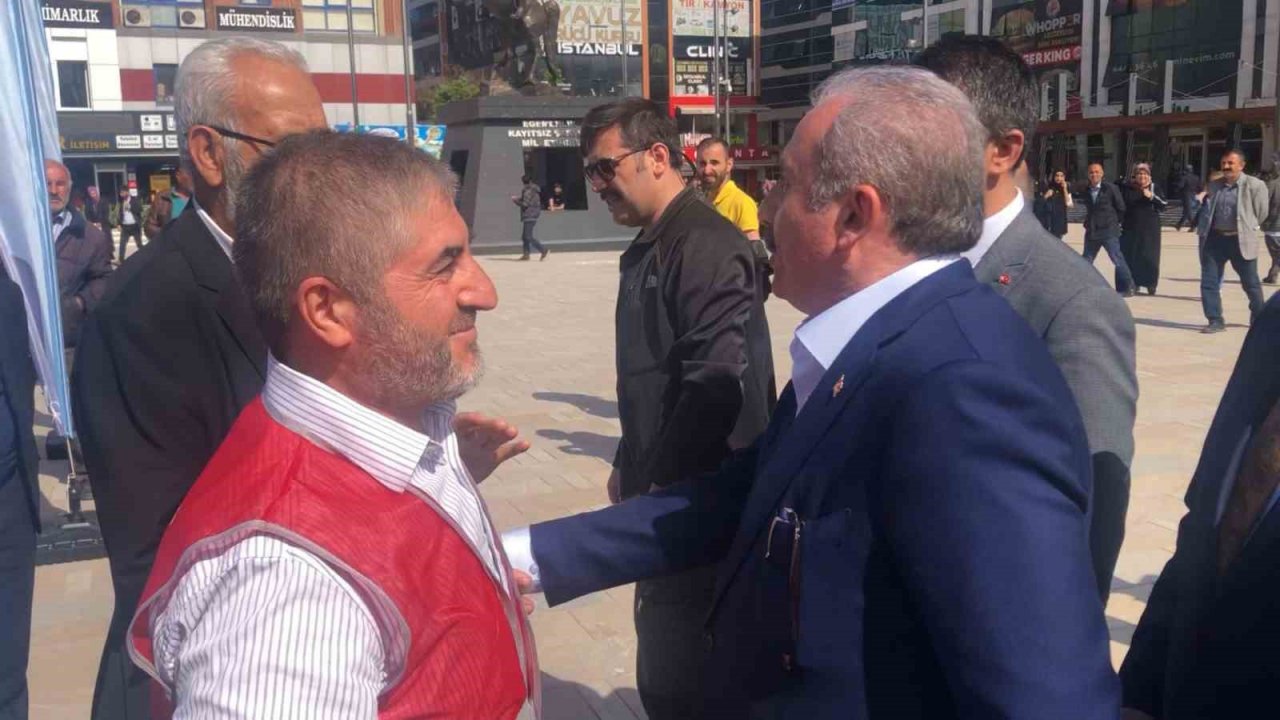 TBMM Başkanı Şentop’tan partilerin seçim stantlarına ziyaret