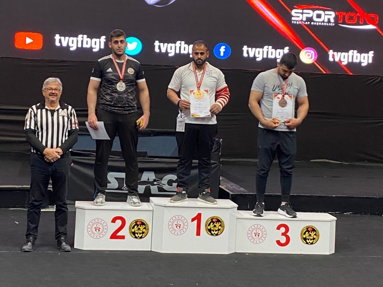 Yalova Belediyespor bilek güreşçileri Milli Takıma seçildi