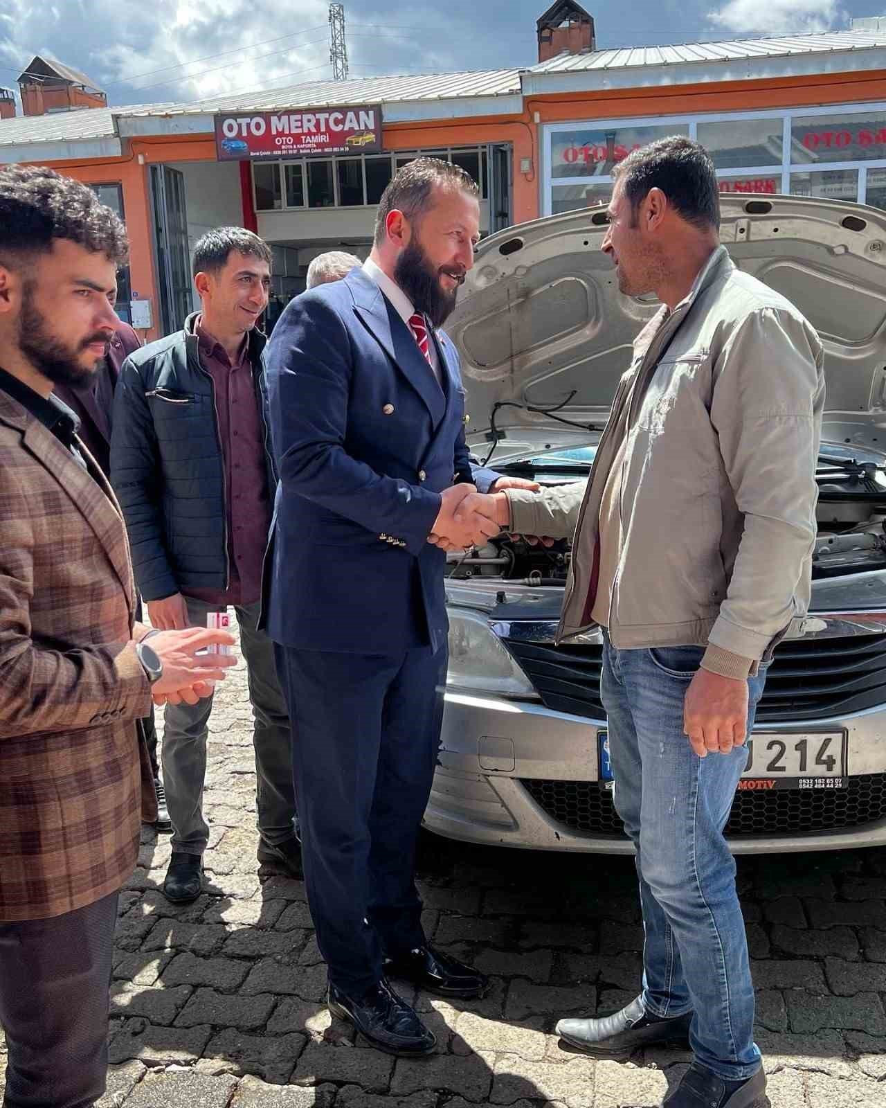 Çat, Hınıs Sanayi Sitesinde işçilerle bir araya geldi