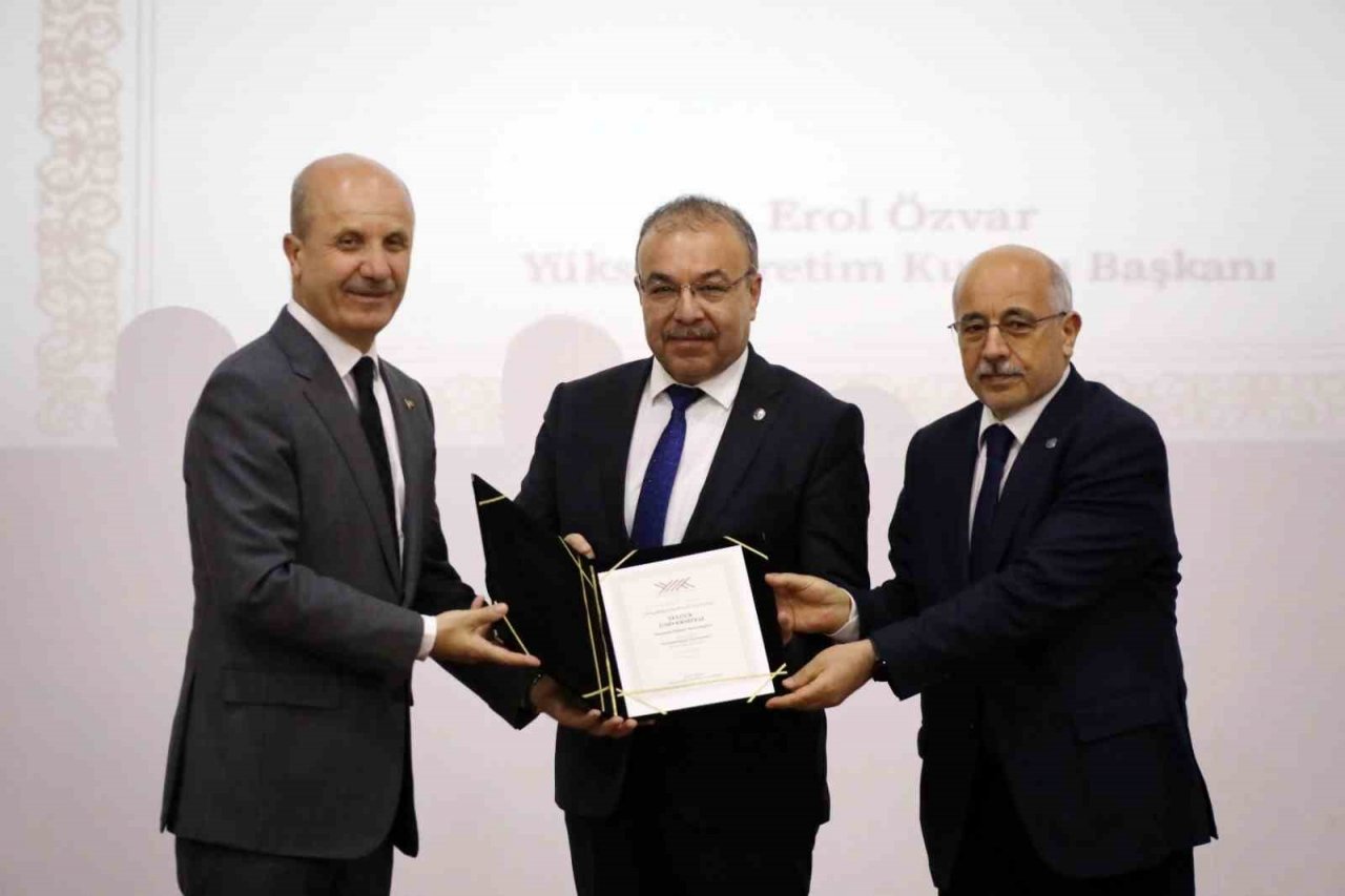 YÖK Başkanı Özvar: “15 bilim alanında 25 üniversiteye öncelikli alan misyonu verilmesi kararlaştırıldı”