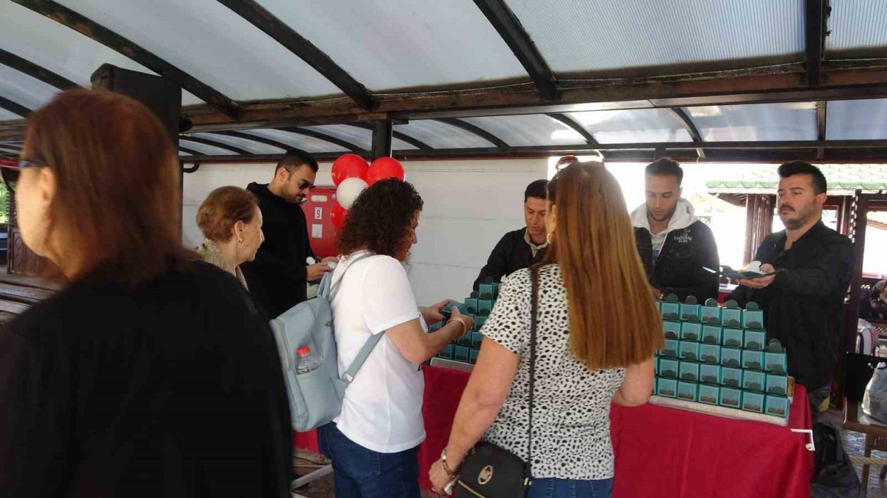 Dev yolcu gemisi bin 300 İsrailli yolcusu ile Marmaris’e geldi