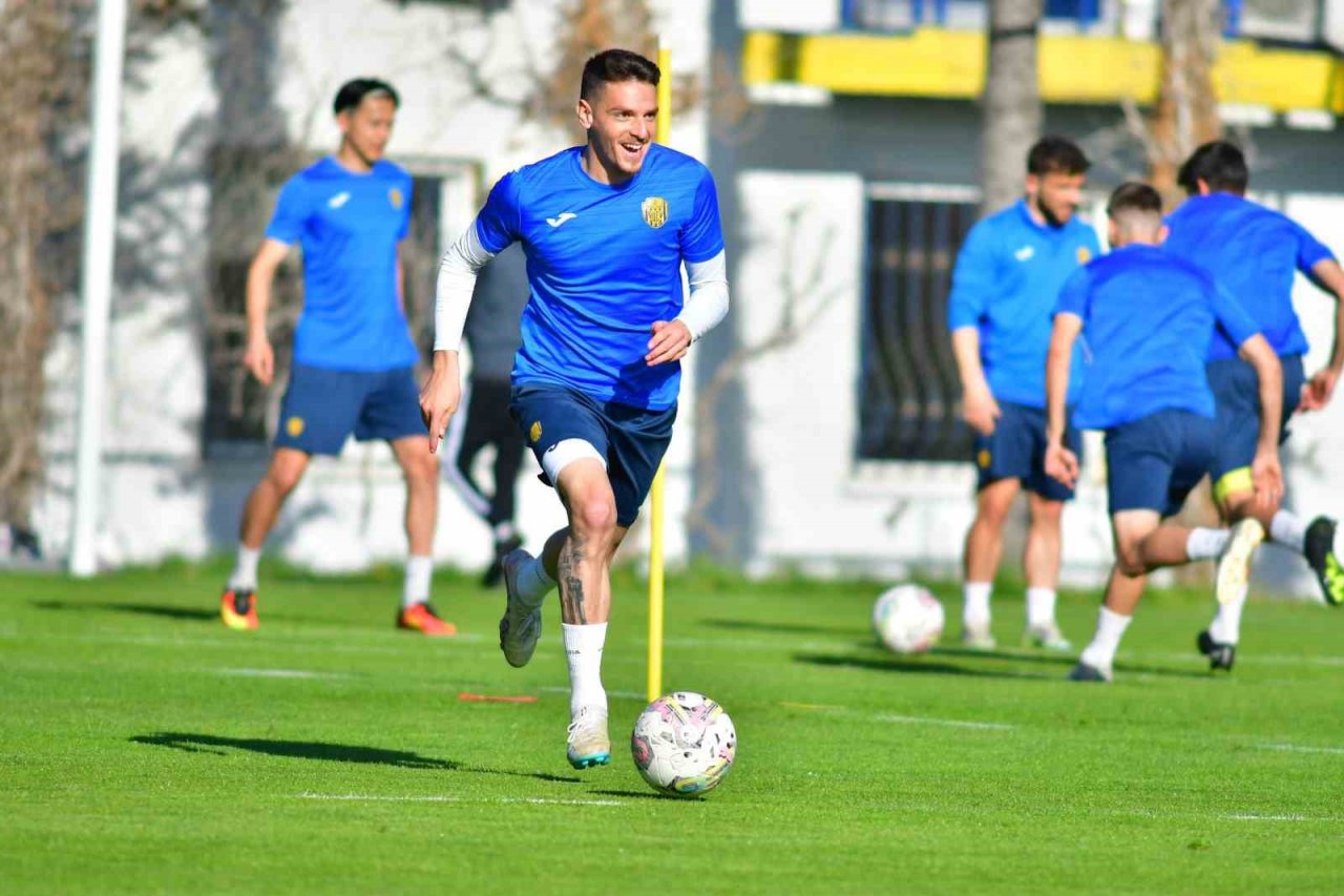 Tolunay Kafkas: "Kupayı kazanmak istiyoruz"