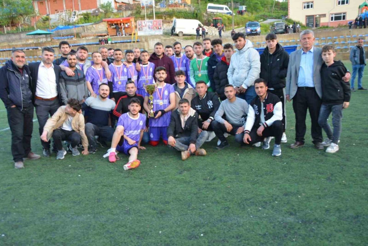 Köyler arası futbol turnuvasının şampiyonu Dağköyü oldu