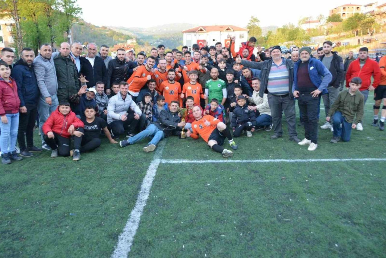 Köyler arası futbol turnuvasının şampiyonu Dağköyü oldu