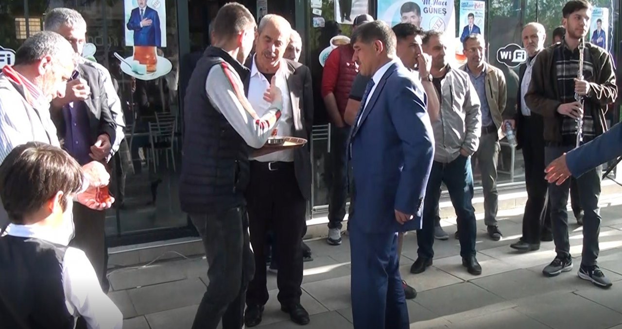 Türkiye’nin en renkli adayı Güneş: ’’Bana oy verin gerisini Ankara düşünsün’’