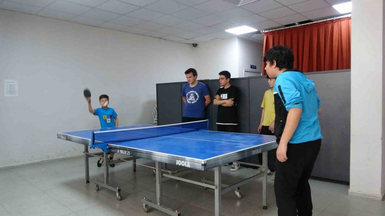 Ayberk Çevik, 8 yaşında il birincisi oldu