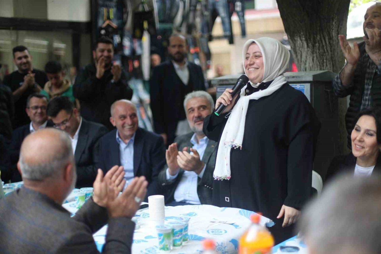 AK Parti İstanbul İl Başkanı Kabaktepe, Kapalıçarşı esnafı ile bir araya geldi