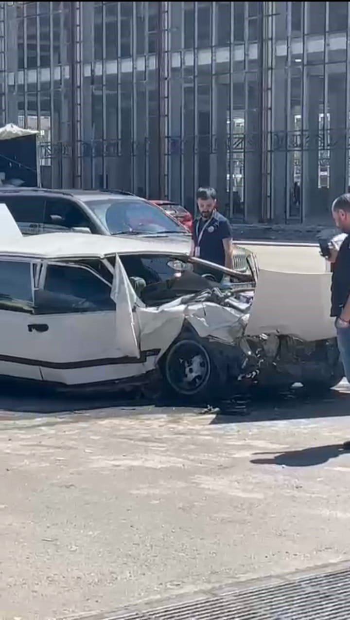 Ankara’da 2 otomobilin karıştığı kazada biri ağır 2 yaralı