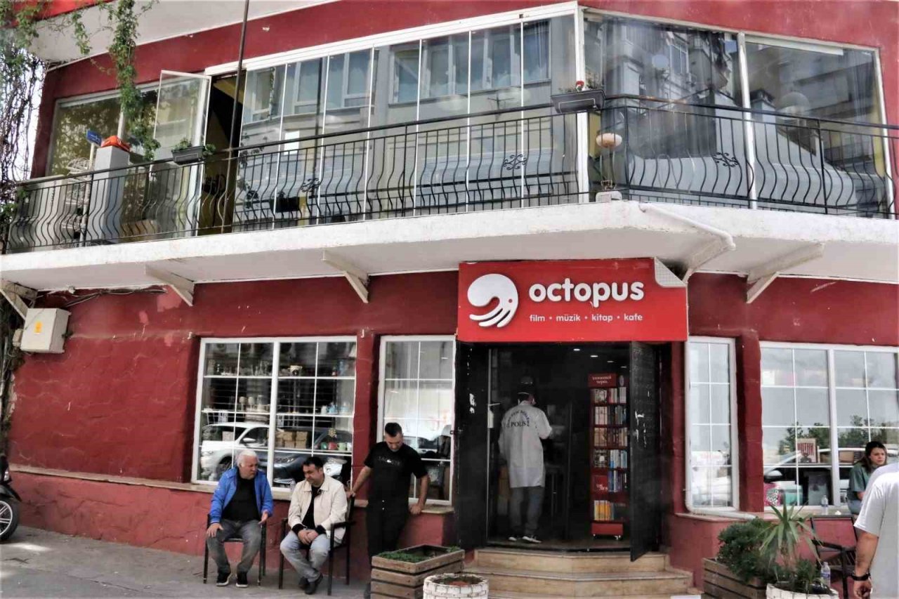 İş yerini açmak gelen kadının cansız bedeni bulundu, eşi gözyaşlarını tutamadı