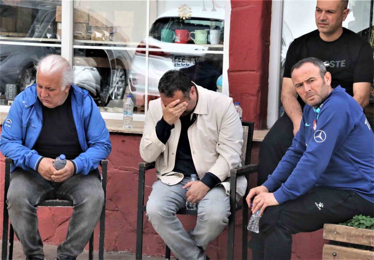 İş yerini açmak gelen kadının cansız bedeni bulundu, eşi gözyaşlarını tutamadı