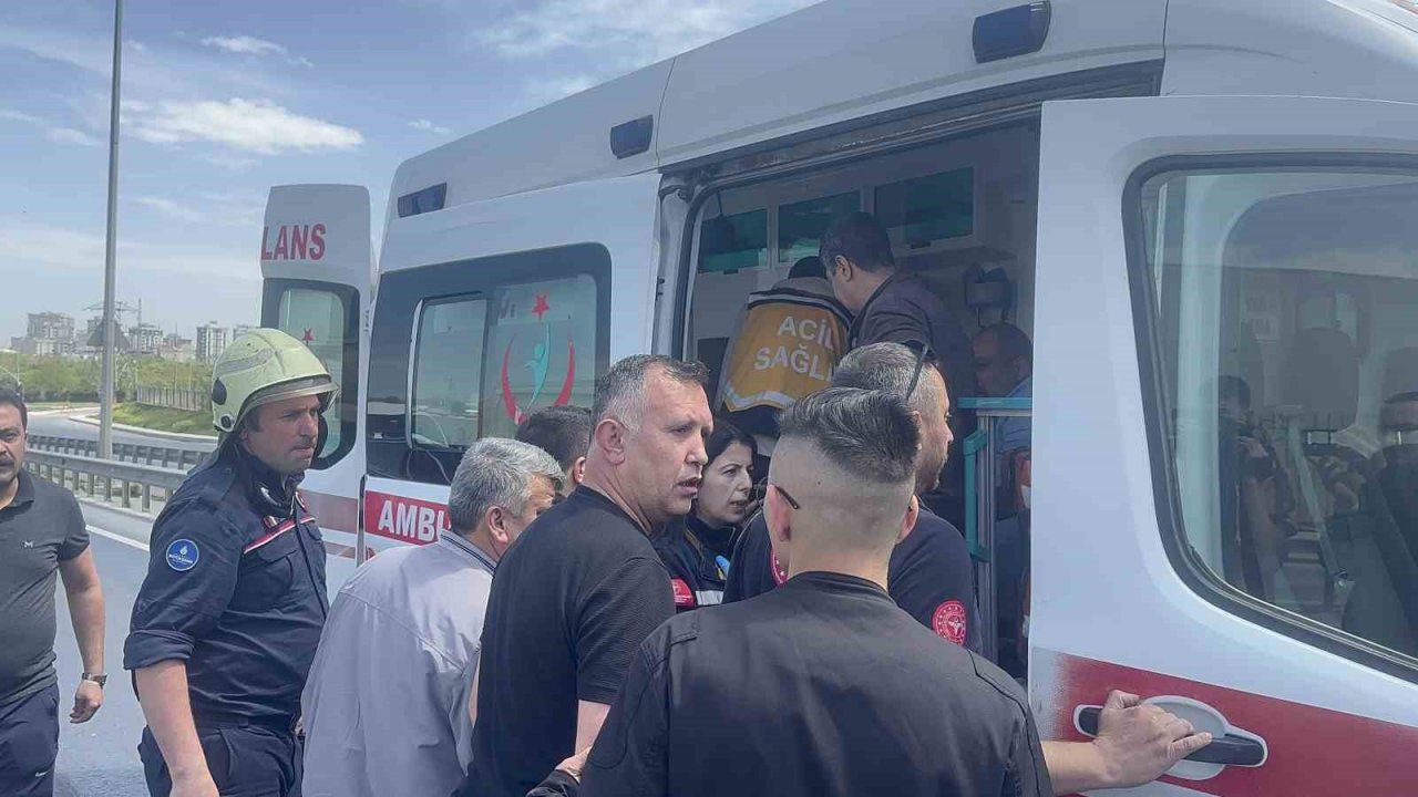 Arnavutköy’de servis aracı kazaya karıştı: 9 yaralı