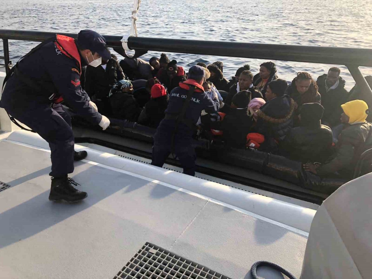 Aydın’da 83 düzensiz göçmen kurtarıldı