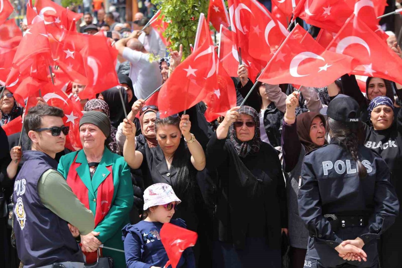 Bakan Koca: “Türkiye Yüzyılı, 85 milyonun omuz omuza verdiği bir yüzyılın adı”