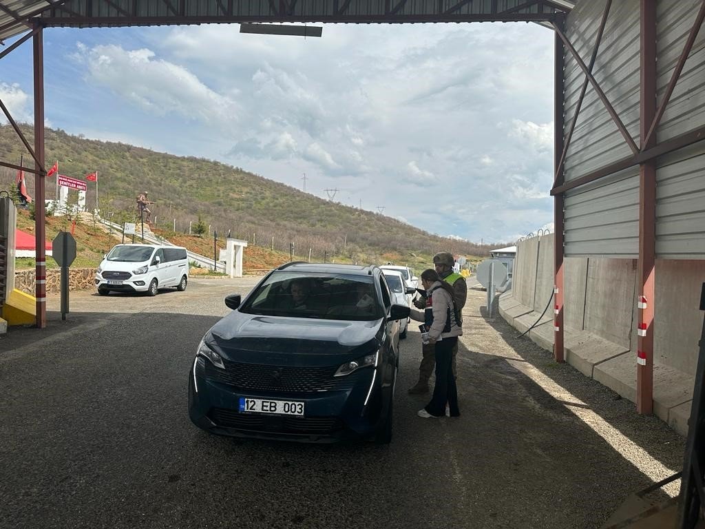 Yol kontrol noktalarında KADES uygulaması tanıtıldı