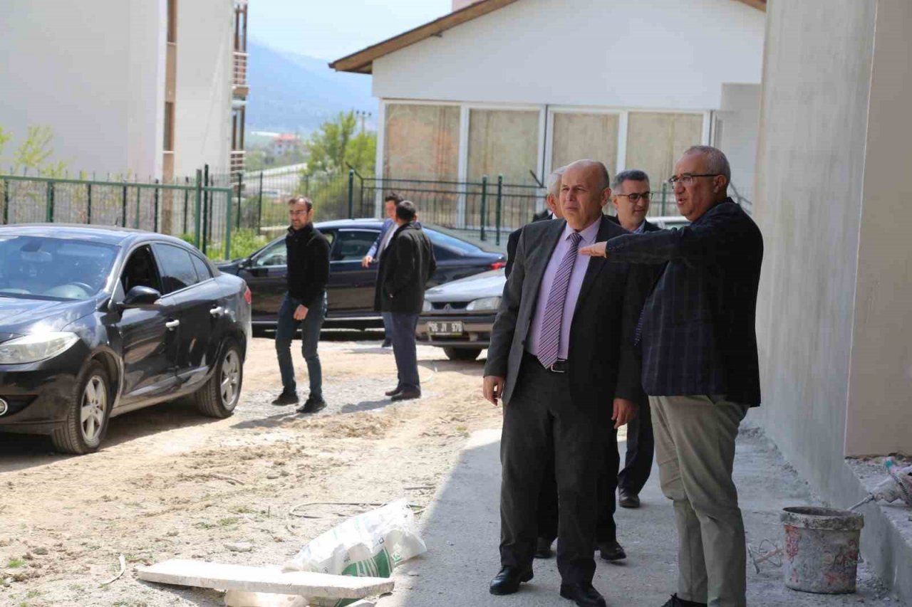 Çameli Gençlik Merkezi hızla yükseliyor