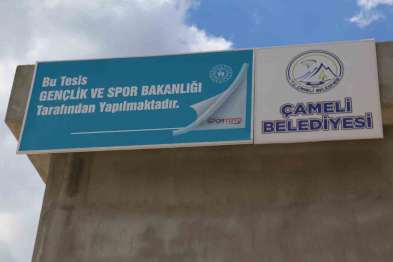 Çameli Gençlik Merkezi hızla yükseliyor