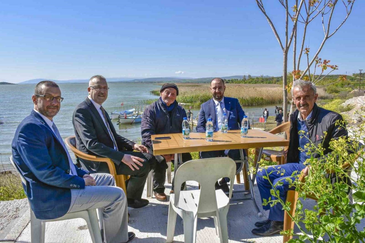 Bahar geldi, doğaseverler leylek köyü Eskikarağaç’a koştu