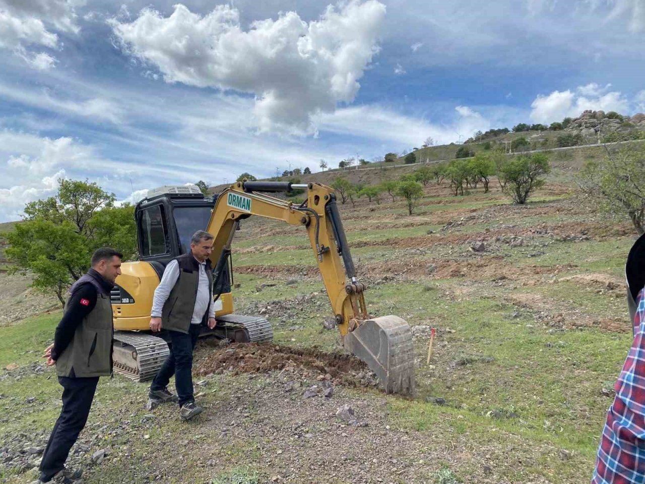 Elazığ’da makinalı toprak işleme çalışmaları başladı