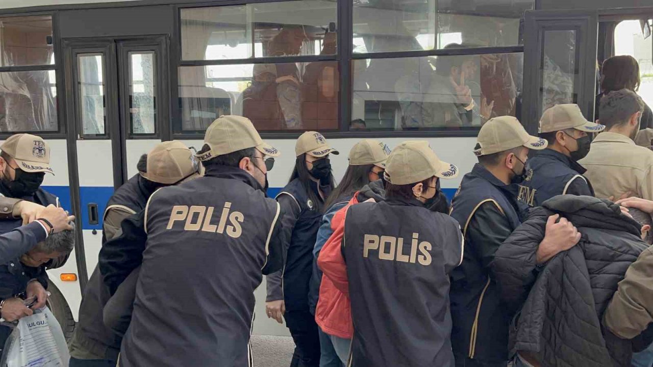 Milletvekili adaylarının da içinde bulunduğu 10 terör şüphelisi adliyeye sevk edildi