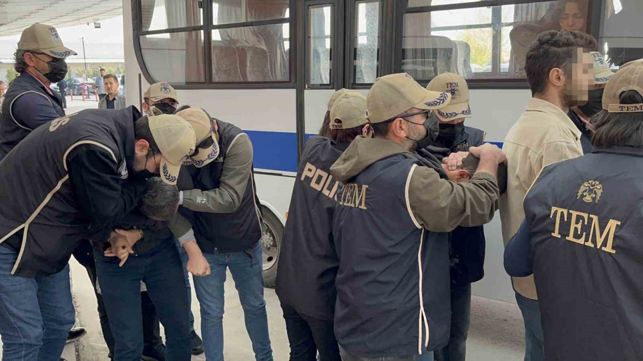 Milletvekili adaylarının da içinde bulunduğu 10 terör şüphelisi adliyeye sevk edildi