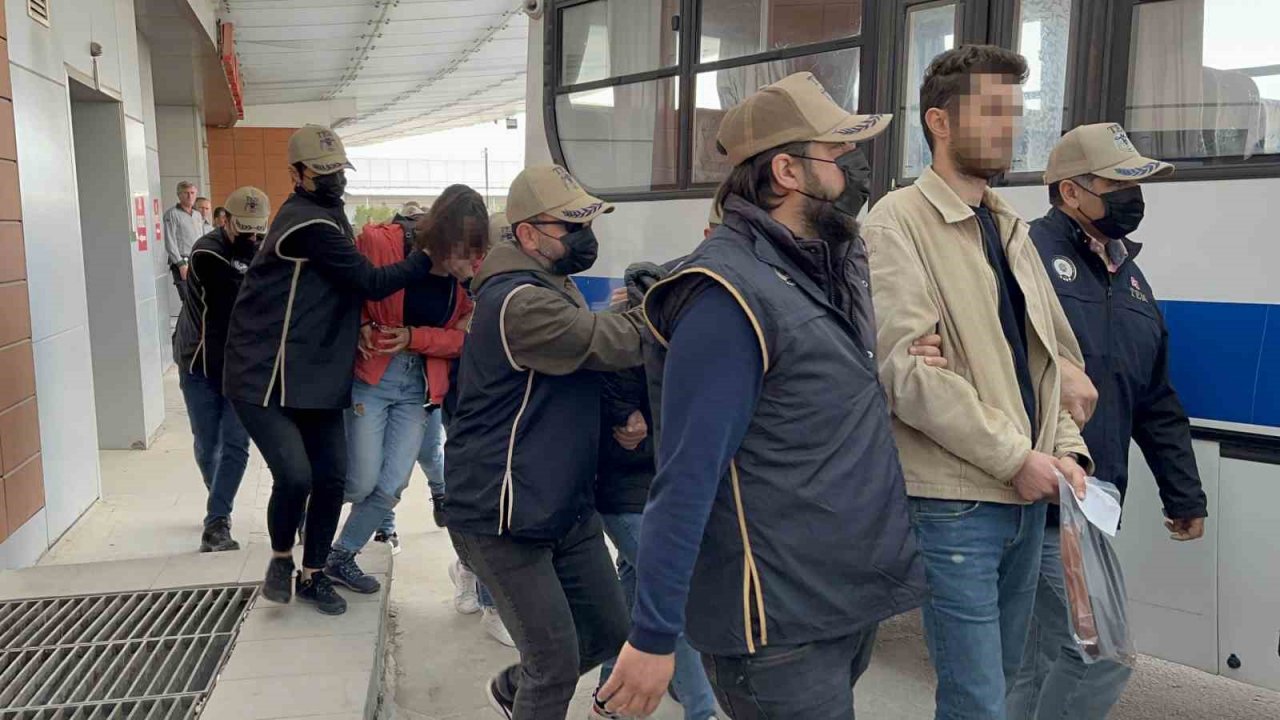 Milletvekili adaylarının da içinde bulunduğu 10 terör şüphelisi adliyeye sevk edildi