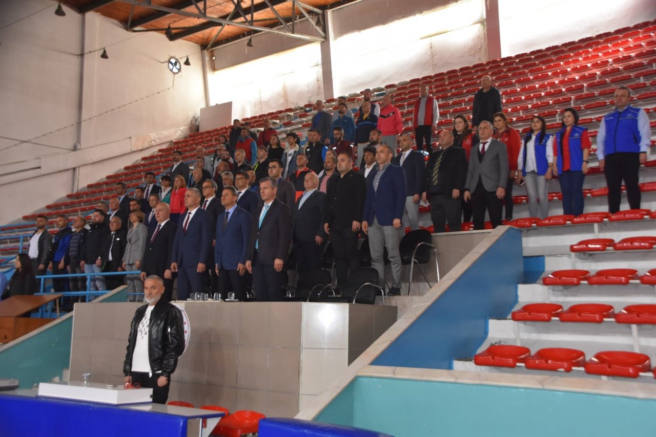 Sinop’ta 52 spor kulübüne 1,4 milyon lira destek