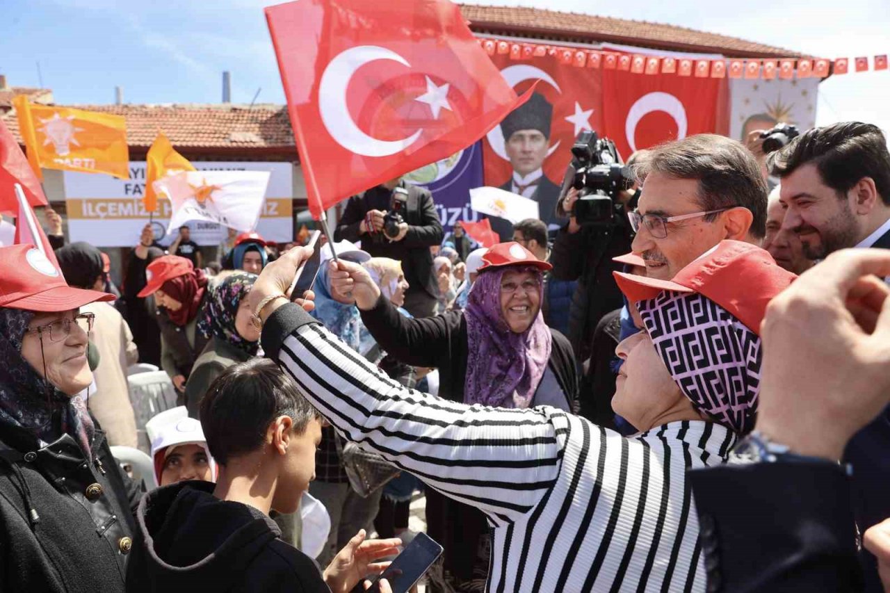 Doğalgaza kavuşan Günyüzü’nde törenle meşale yakıldı