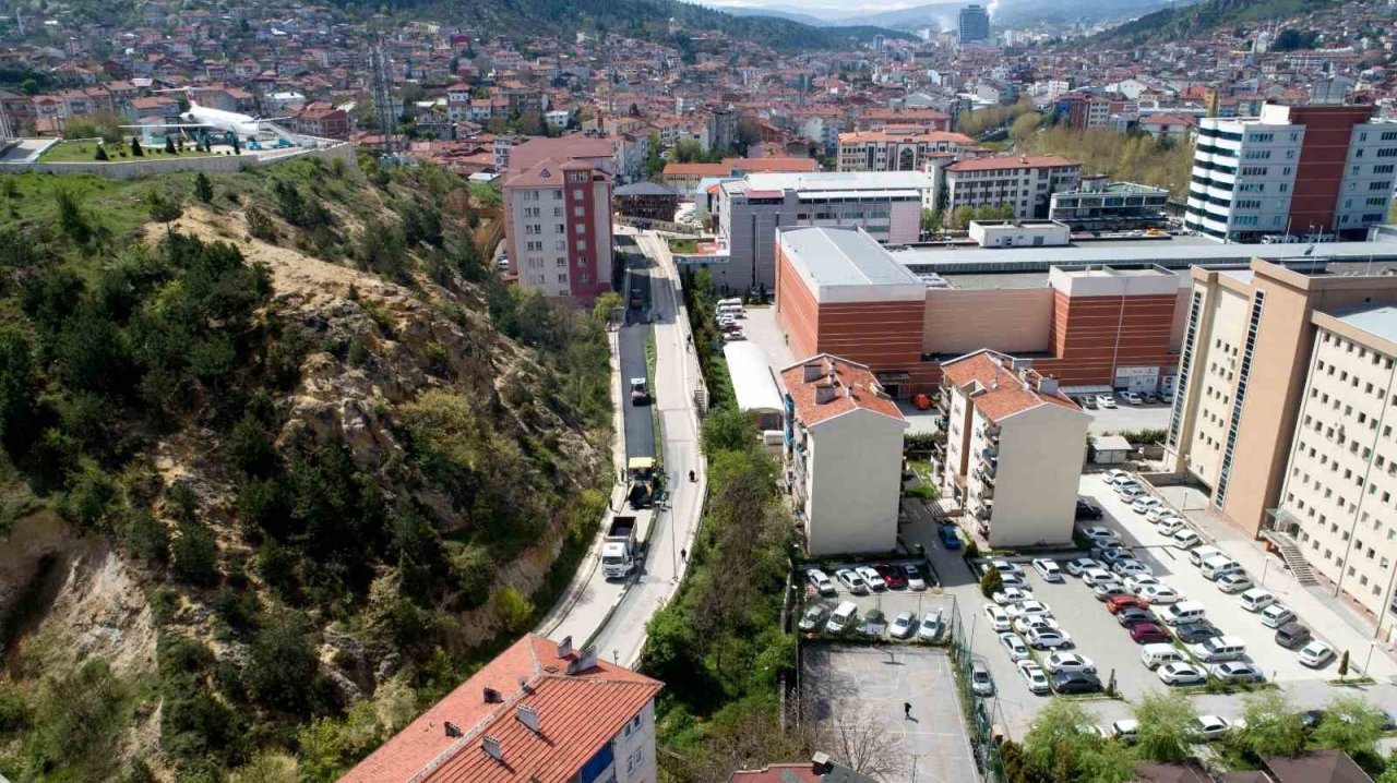 Kastamonu’da sıcak asfalt çalışmaları başladı