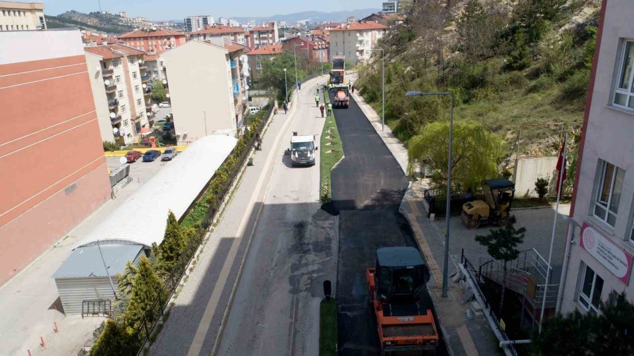 Kastamonu’da sıcak asfalt çalışmaları başladı