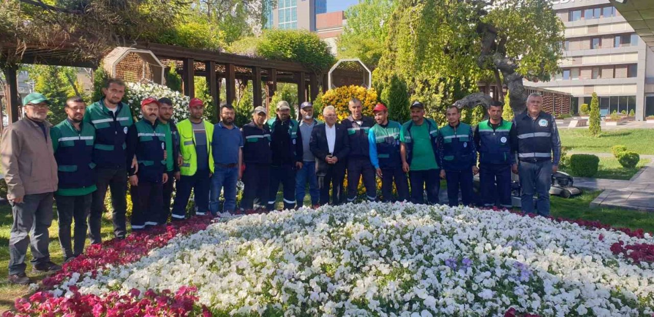 Başkan Büyükkılıç’tan belediye parkında bahar mesaisi