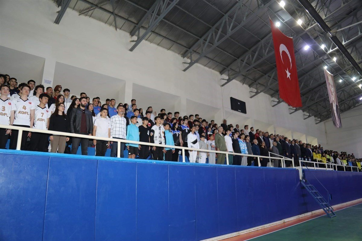 Kırıkkale’de spor kulüplerine 2 milyon 25 bin liralık nakdi destek