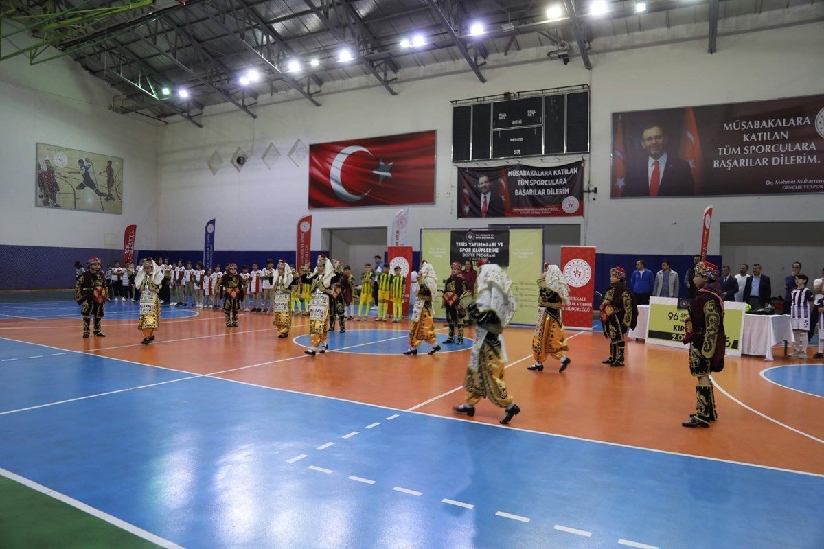 Kırıkkale’de spor kulüplerine 2 milyon 25 bin liralık nakdi destek