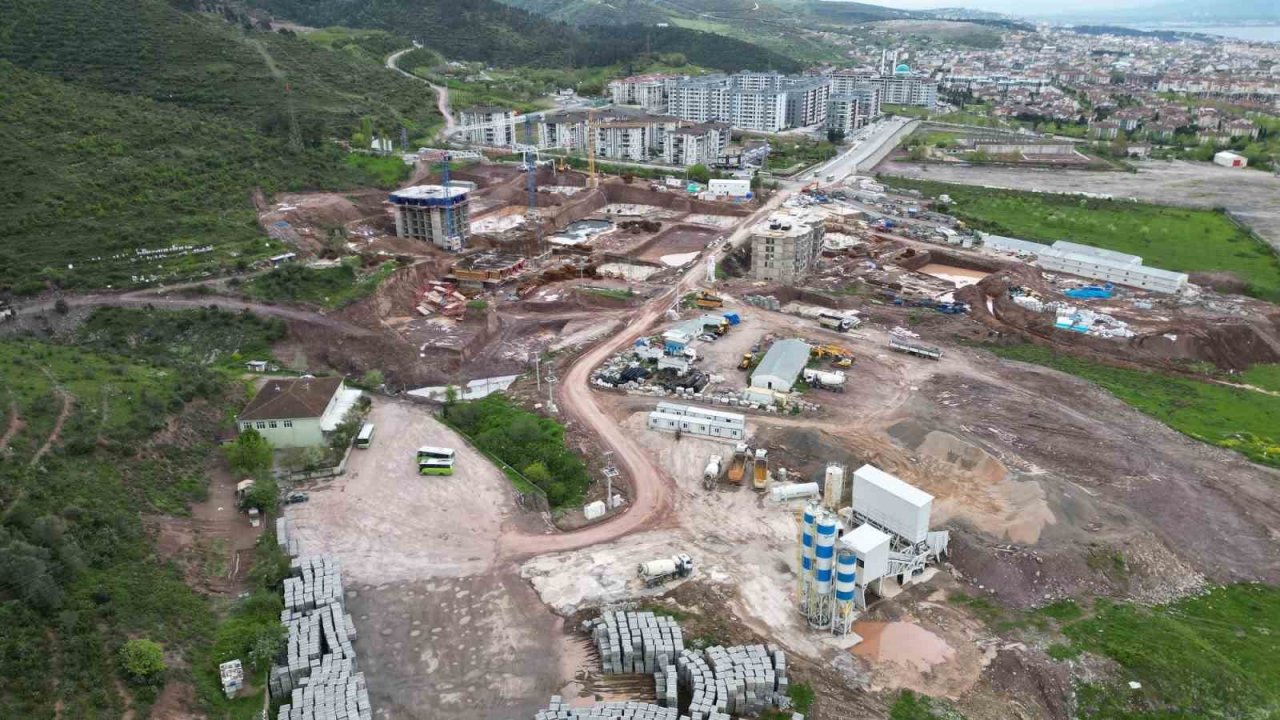 O bölgede binalar yükseliyor