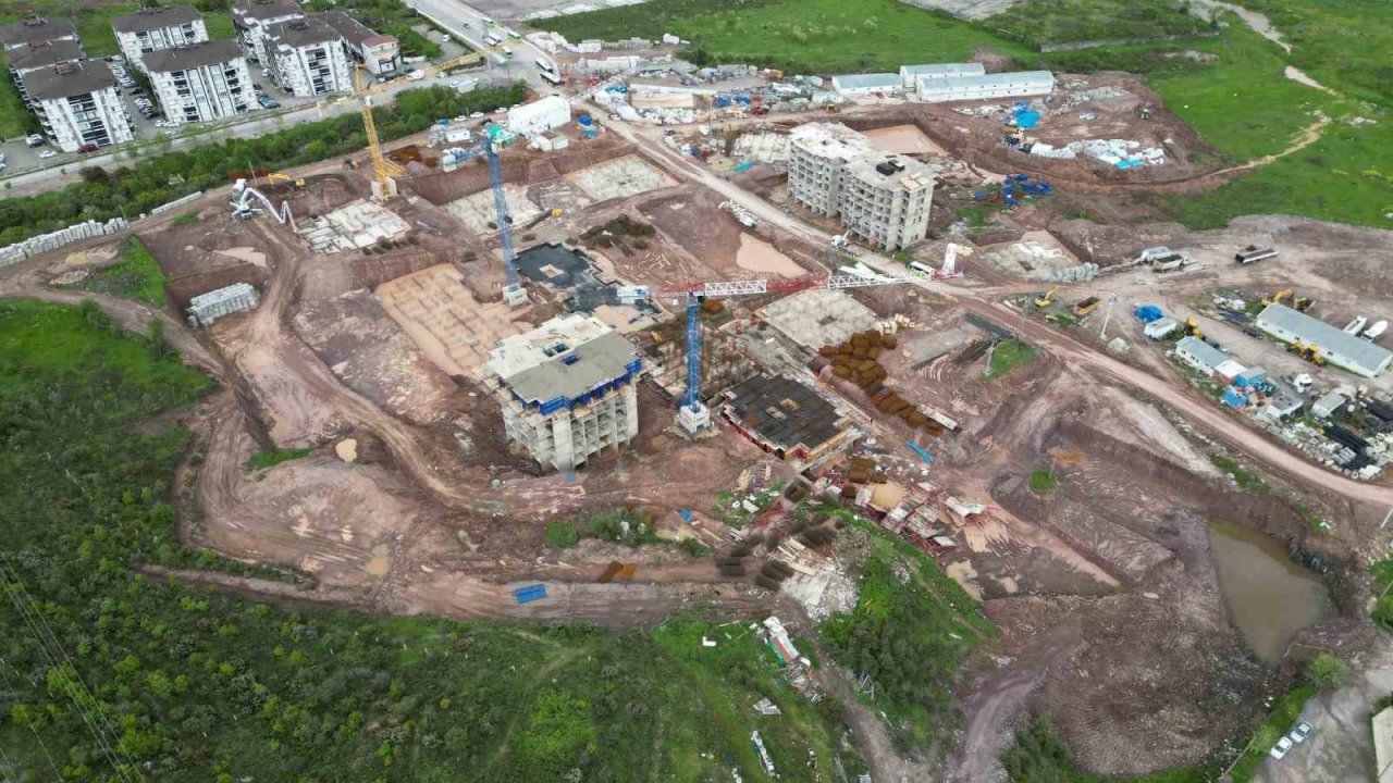 O bölgede binalar yükseliyor