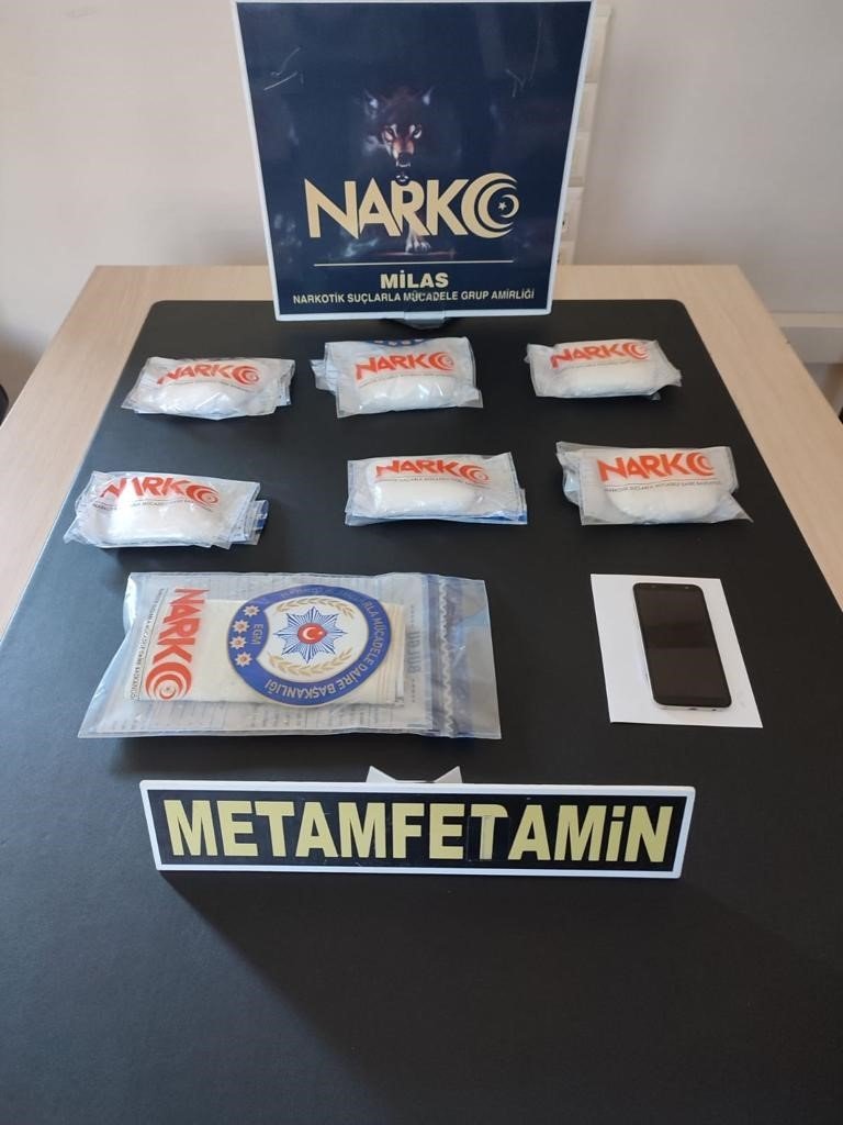 1 Kilogram Metamfetamin ile yakalandı