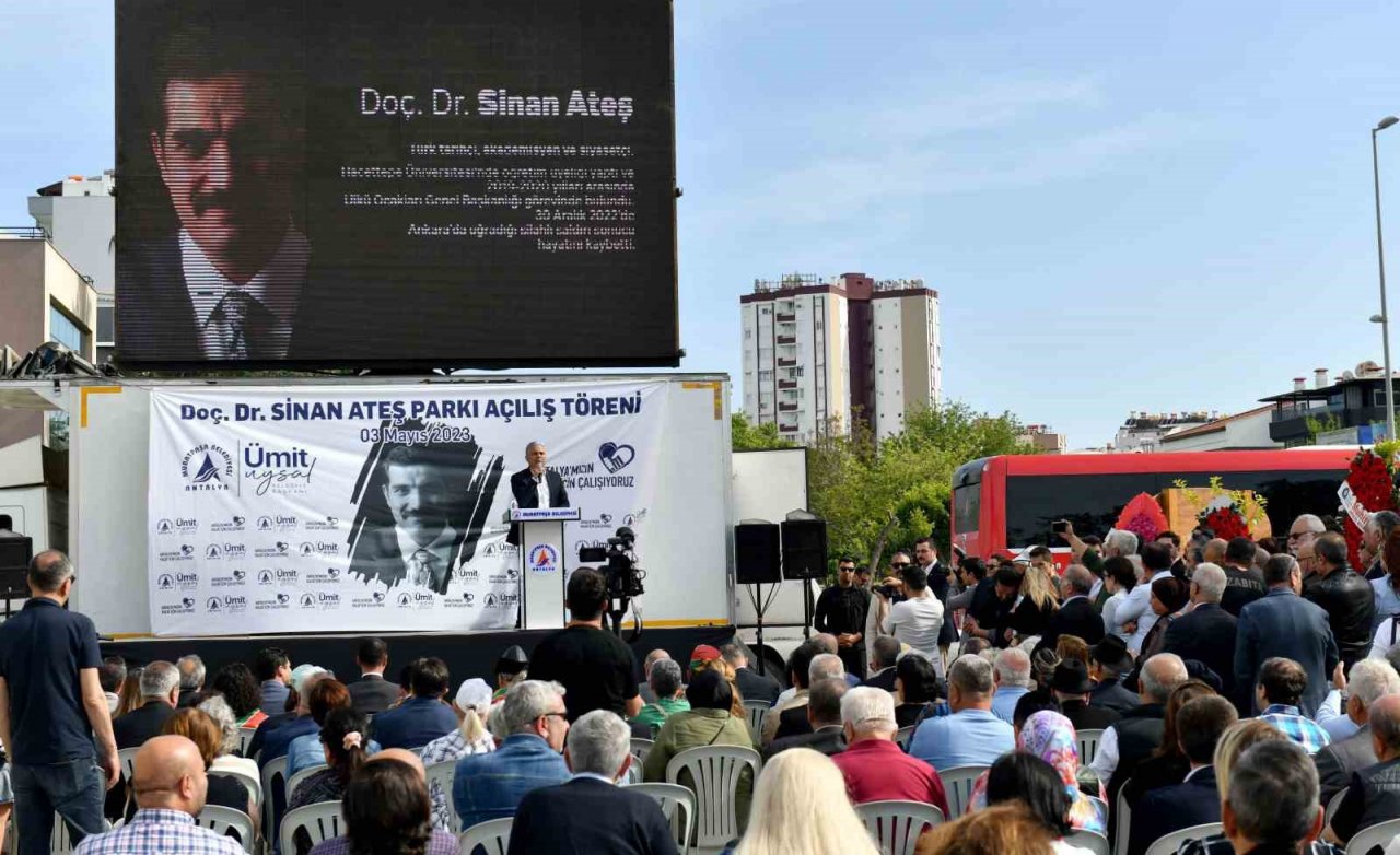 Muratpaşa’da Doç. Dr. Sinan Ateş Parkı açıldı