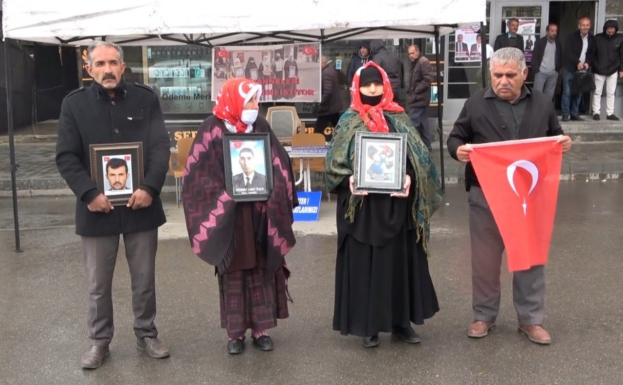 Muşlu aileler evlat nöbetine devam etti