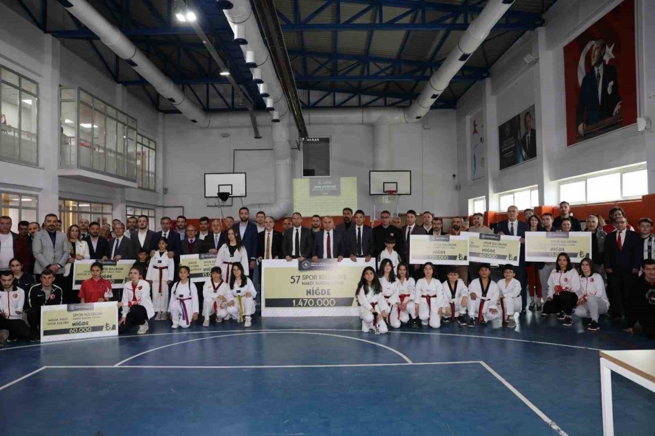 Niğde’de amatör spor kulüplerine 1 milyon yardım yapıldı