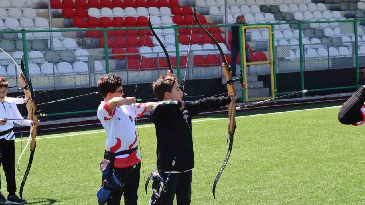 Elazığ’da Okçuluk İl Şampiyonası Başladı