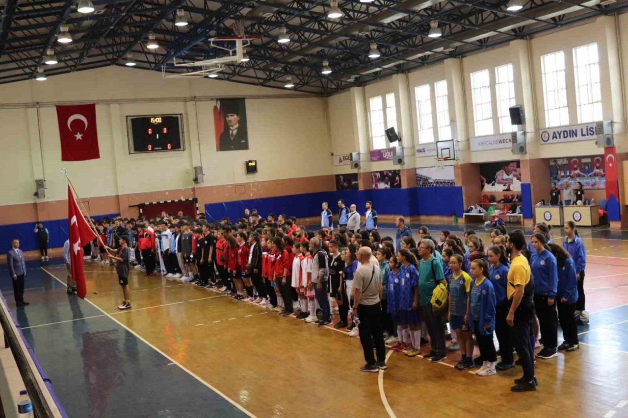 Aydın’da futsal heyecanı başladı
