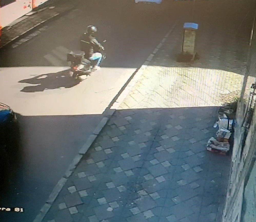 Kendisini kargocu olarak tanıtan şüpheli tarafından öldürülmüştü, defnedildi