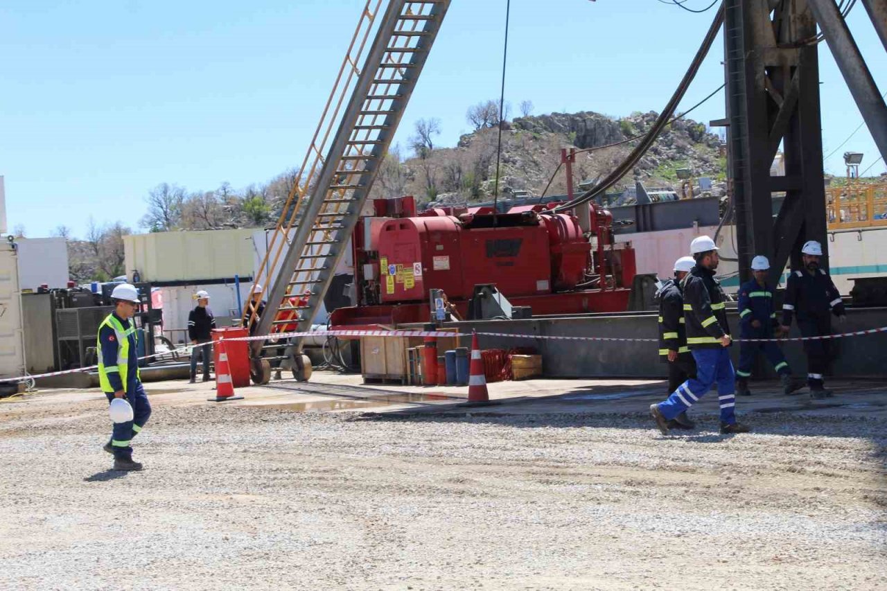 Gabar dağında büyük petrol rezervi keşfedildi